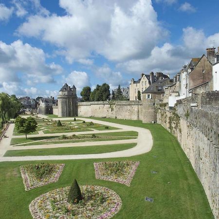 Appartement Neuf Rdc Avec Terrasse A Vannes Centre Luaran gambar